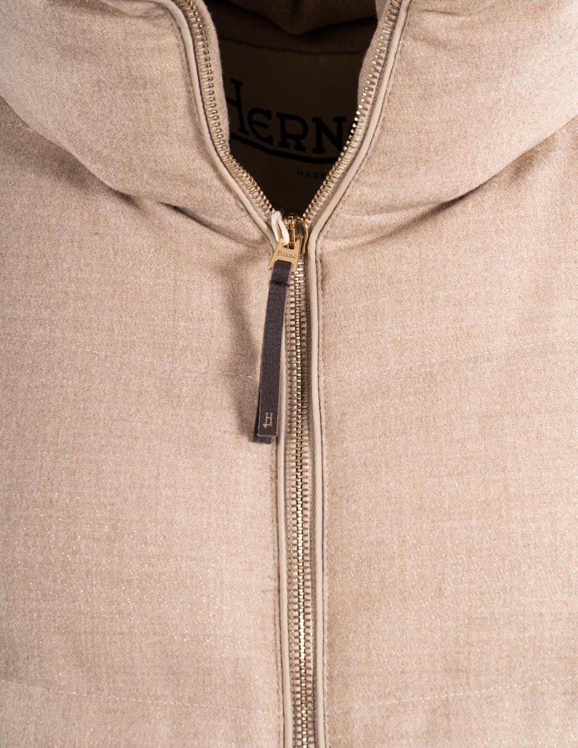 shop HERNO  Piumino: Herno piumino in lana.
Collo a imbuto.
Maniche lunghe.
Cerniera con doppio cursore.
Tasche laterali con cerniara.
Composizione: 92% Lana  5% Metallizzata 3% Elastan.
Made in Italy.. PI002105D 33467-1958 number 355980